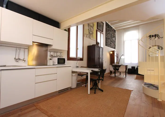 Apartment Design Loft, 400m From Rialto's Bridge